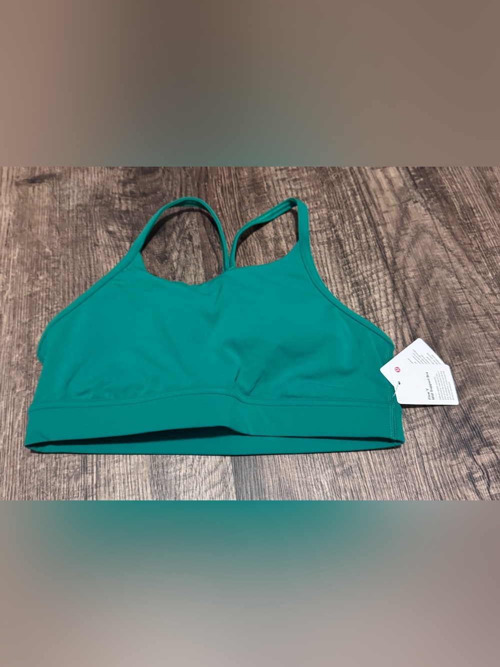 Lululemon Flow Y Mid-Support Bra B/C Cup - Raceway Green